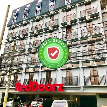 Reddoorz Plus @ Jardin Suites Guadalupe Nuevo Mandaluyong Kültér fotó