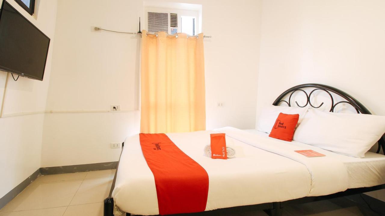 Reddoorz Plus @ Jardin Suites Guadalupe Nuevo Mandaluyong Kültér fotó