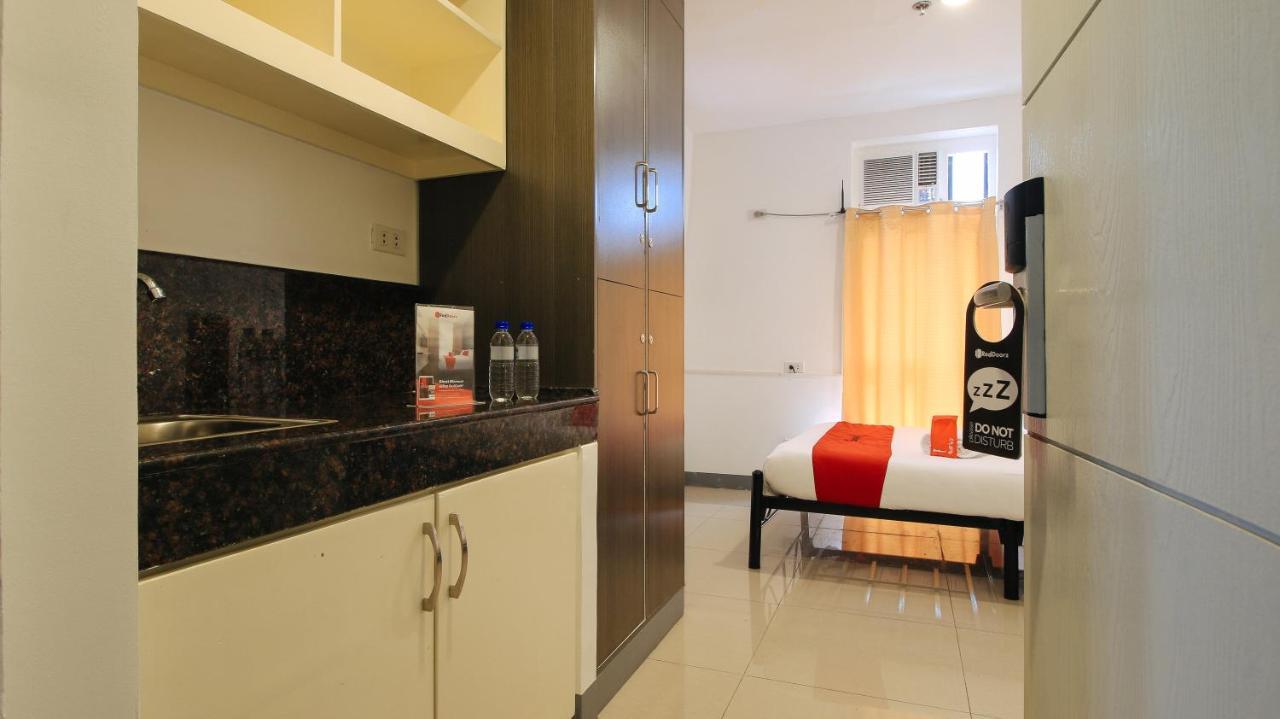 Reddoorz Plus @ Jardin Suites Guadalupe Nuevo Mandaluyong Kültér fotó
