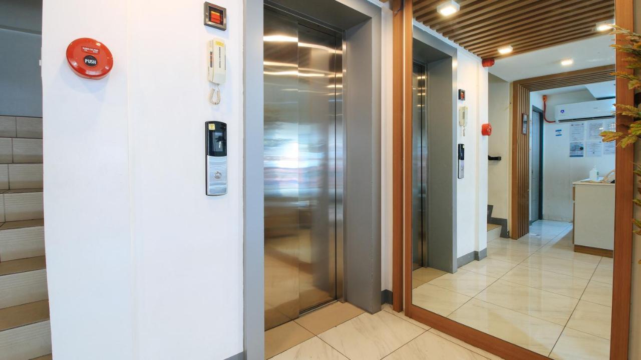 Reddoorz Plus @ Jardin Suites Guadalupe Nuevo Mandaluyong Kültér fotó