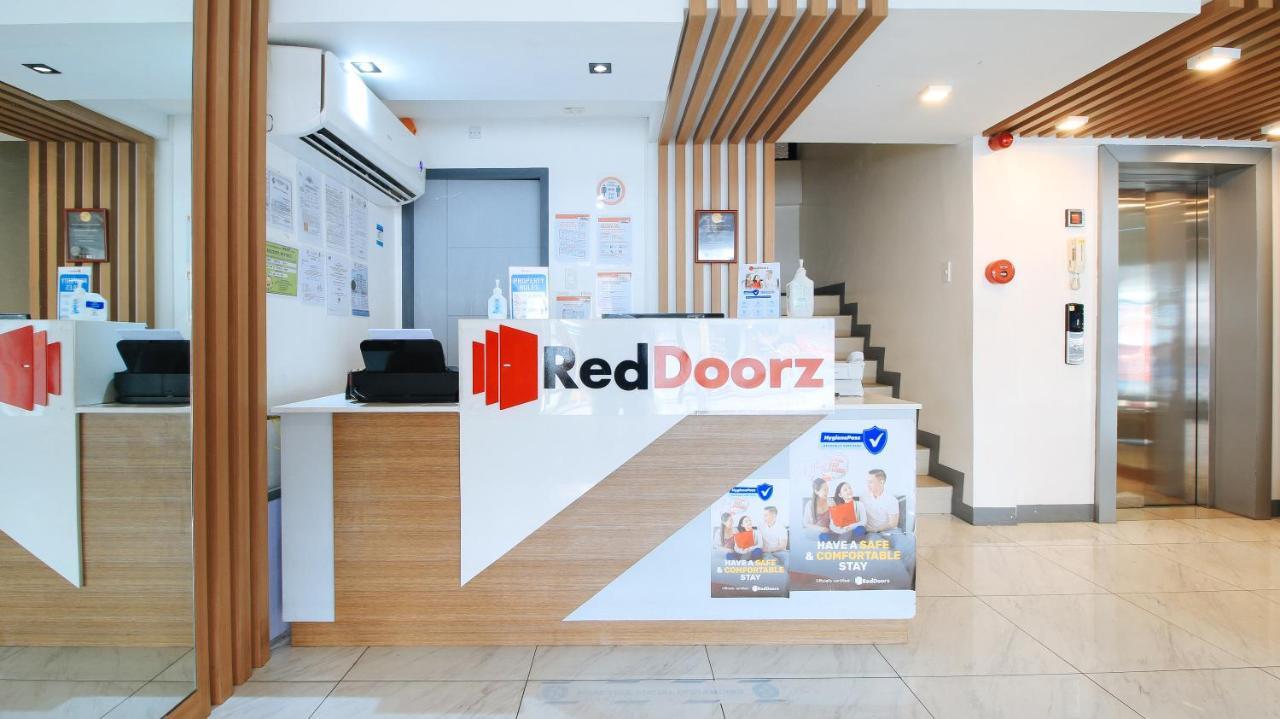 Reddoorz Plus @ Jardin Suites Guadalupe Nuevo Mandaluyong Kültér fotó